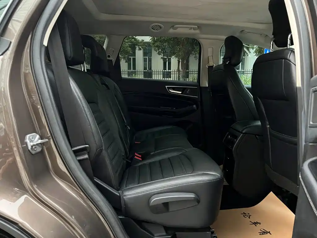 Ford Edge — миниатюра 18