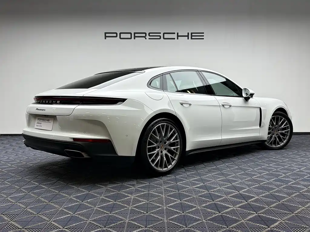 Porsche Panamera — миниатюра 2
