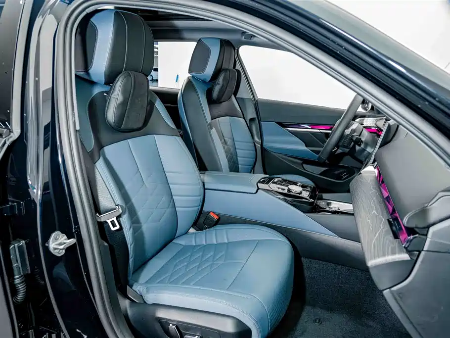 BMW 5 Series — миниатюра 21