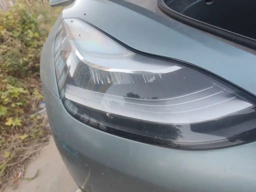 Tesla Model 3 — миниатюра 7
