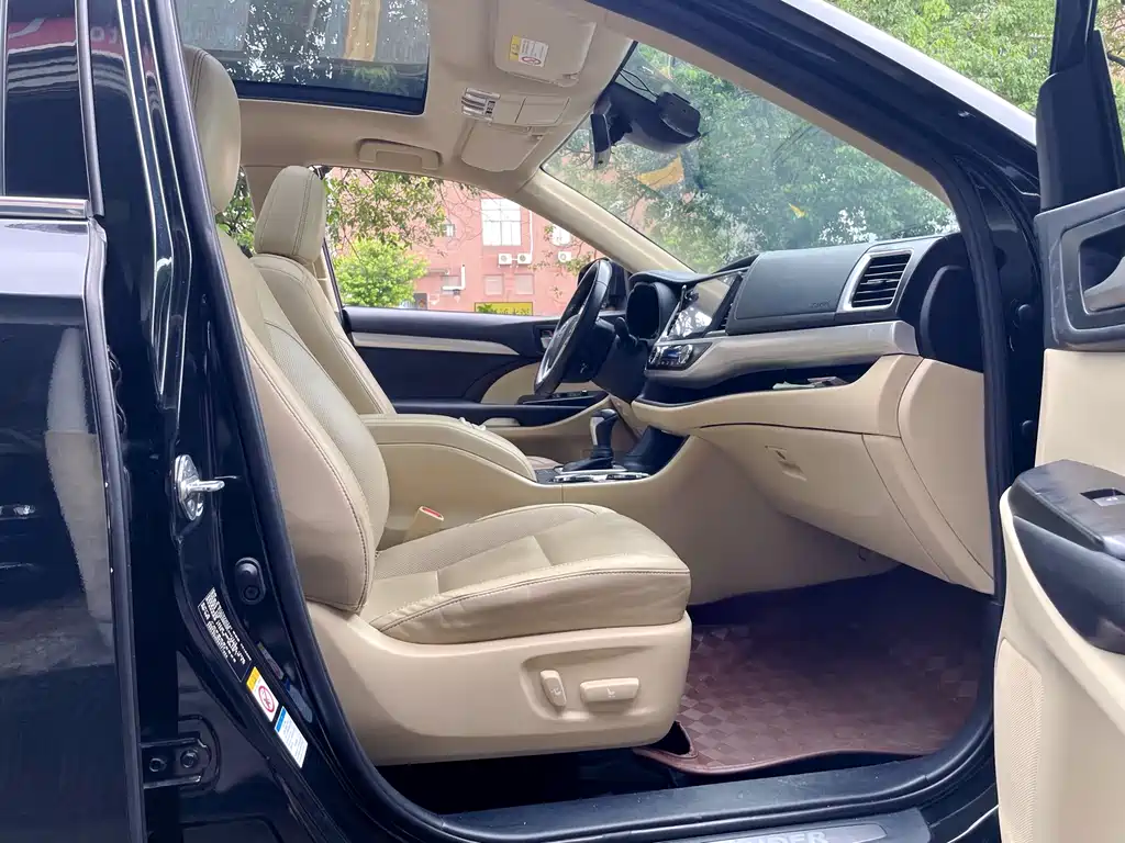 Toyota Highlander 2018 2.0T Luxury 7 мест VI