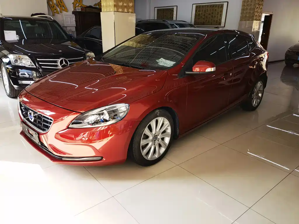 Volvo V40 2014