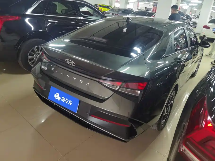 Hyundai Elantra — миниатюра 3