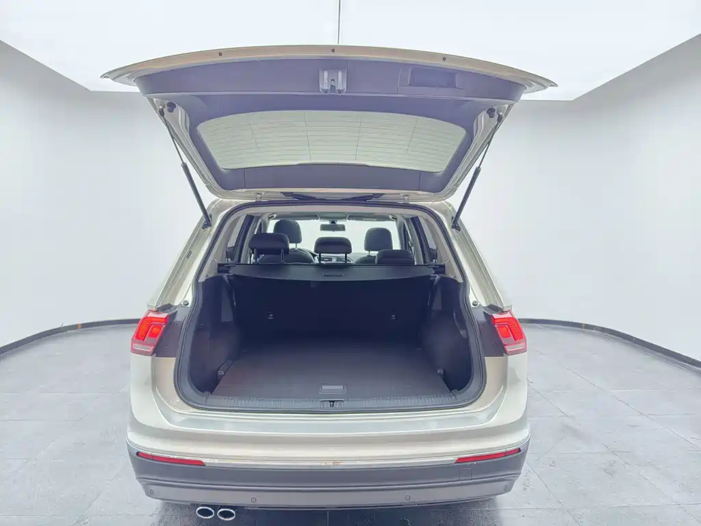 Volkswagen Tiguan L — миниатюра 22