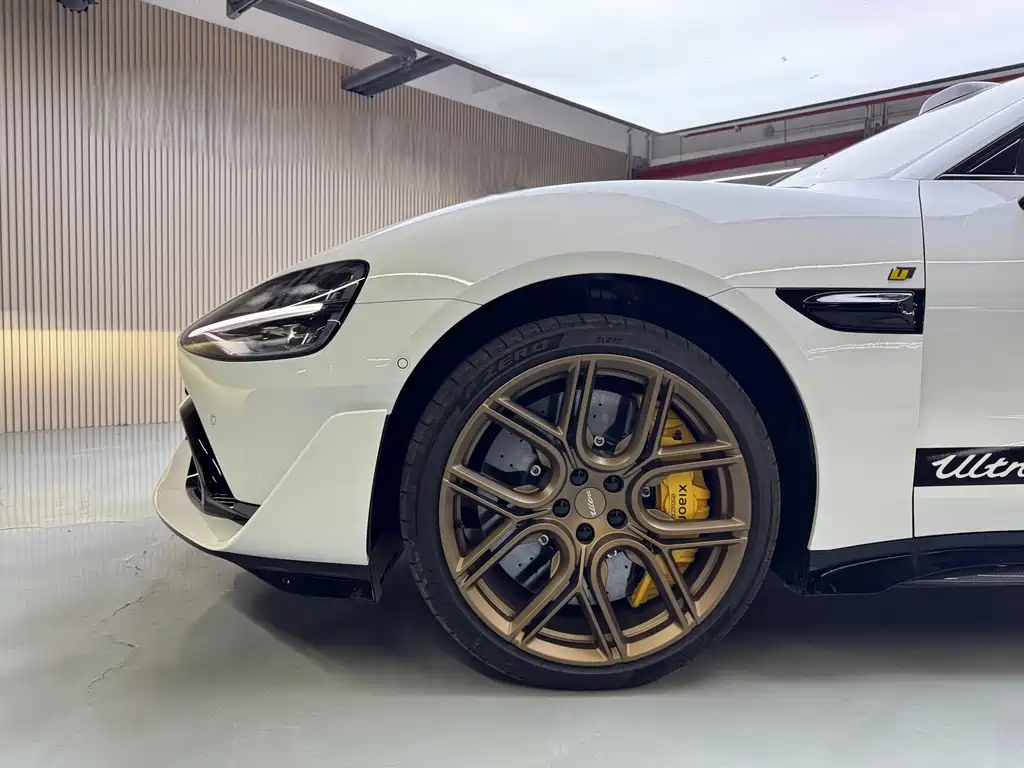 XIAOMI CAR XIAOMI SU7 ULTRA