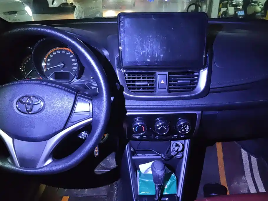 Toyota Yaris L — миниатюра 13