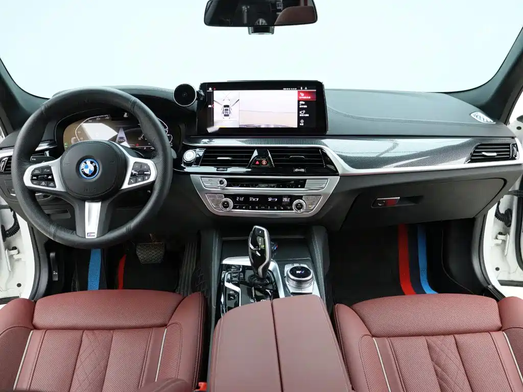 BMW 5 Series New Energy — миниатюра 14