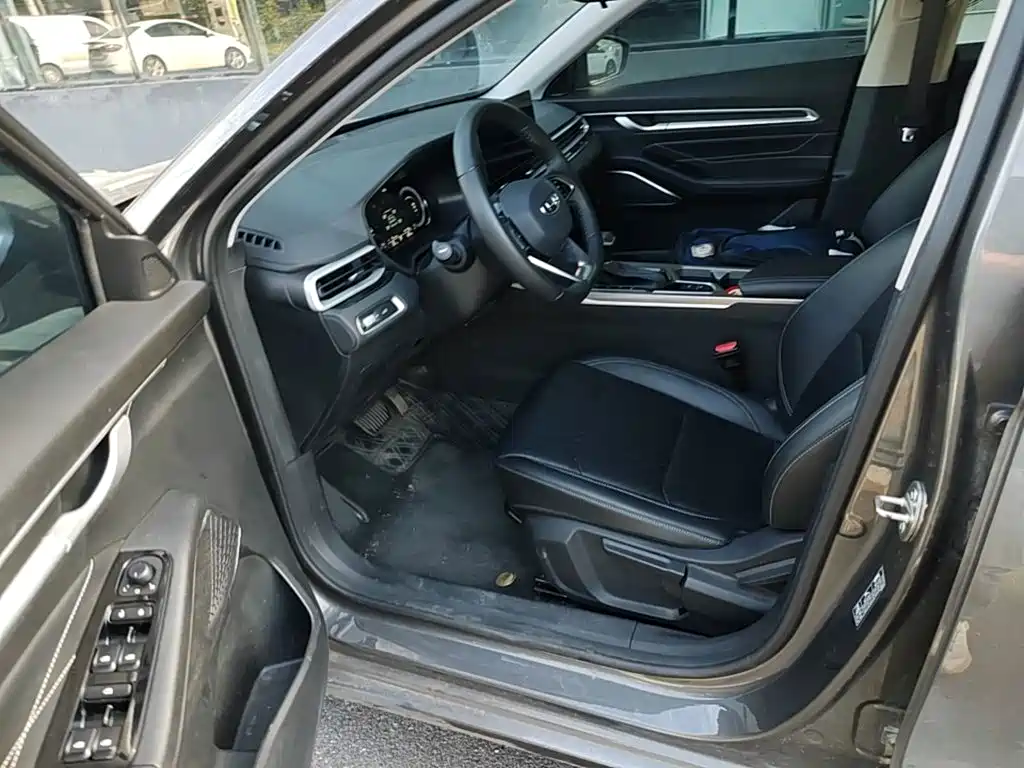 Geely Emgrand — миниатюра 15
