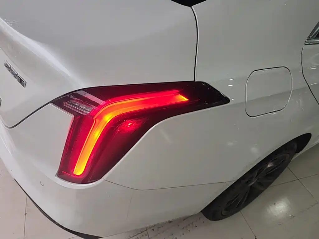 Cadillac CT4 — миниатюра 8