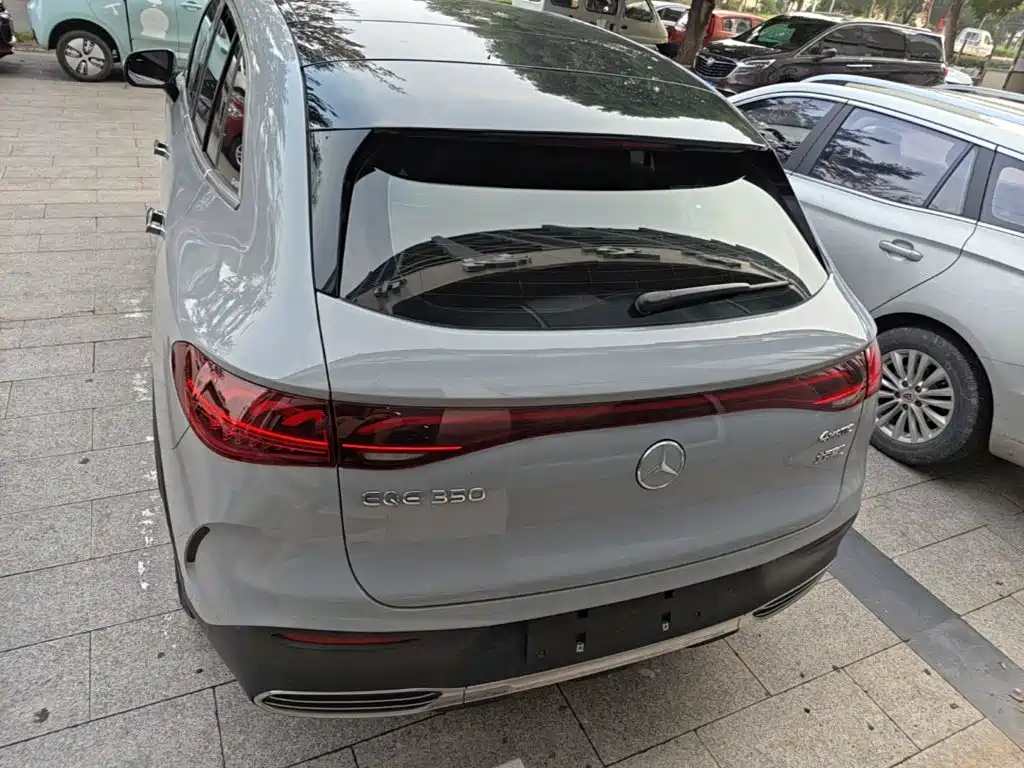 Mercedes-Benz EQE SUV — миниатюра 6