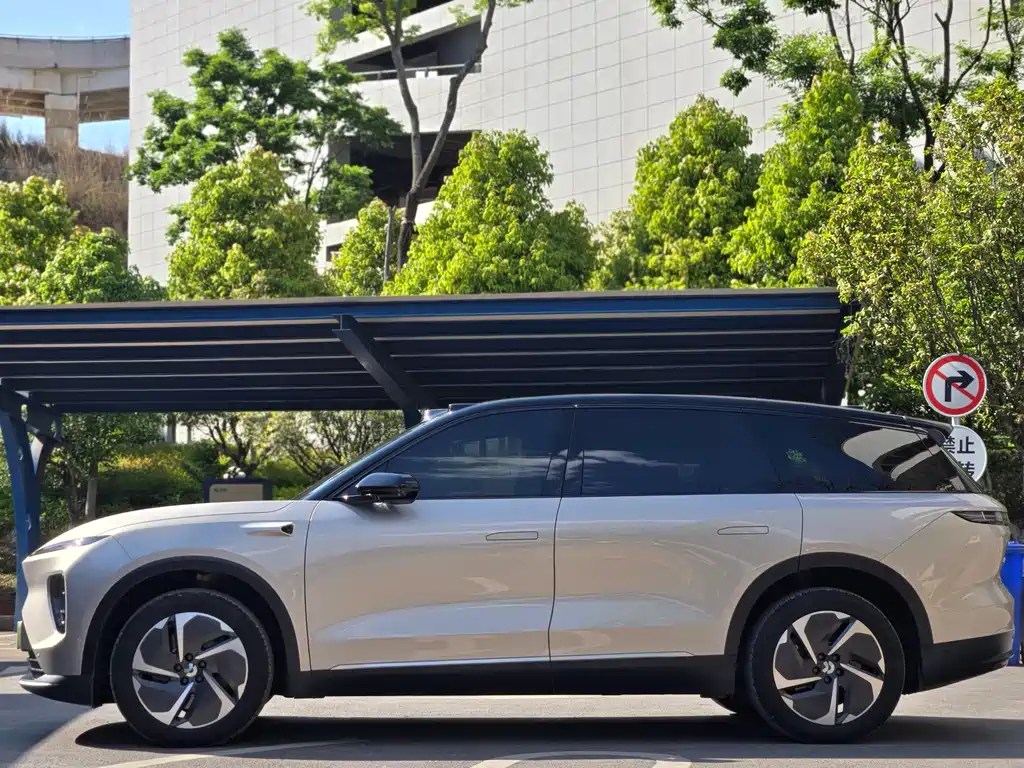 NIO ES8 2023 100kWh