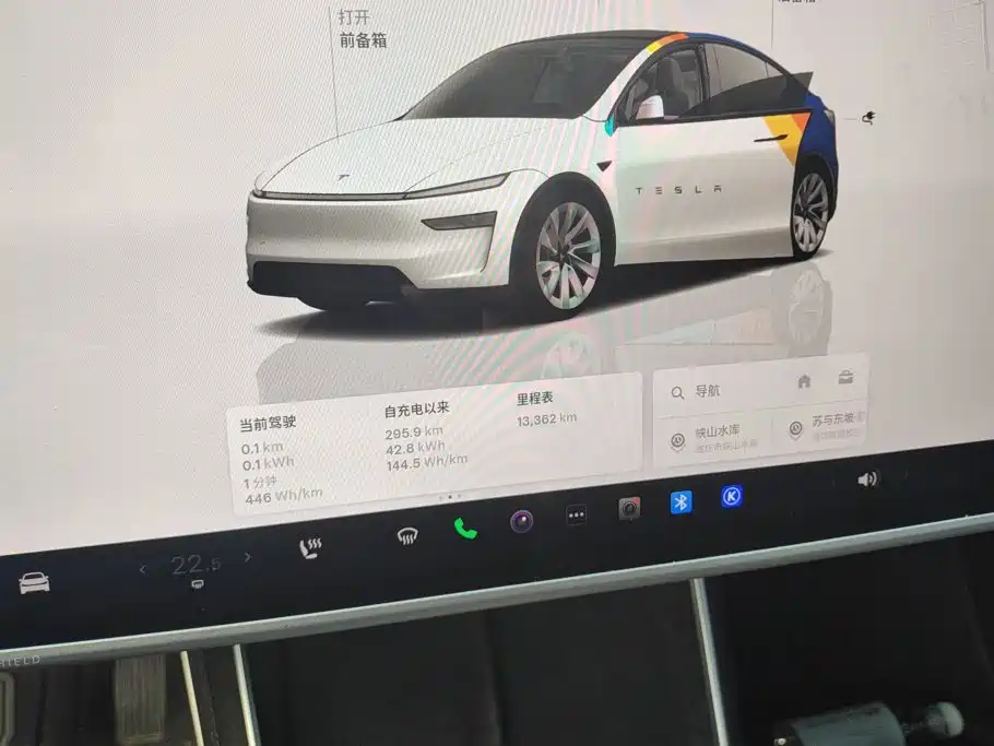 Tesla Model Y — миниатюра 14
