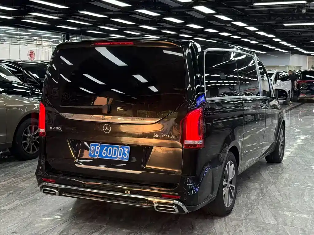 Mercedes-Benz V-Class — миниатюра 11