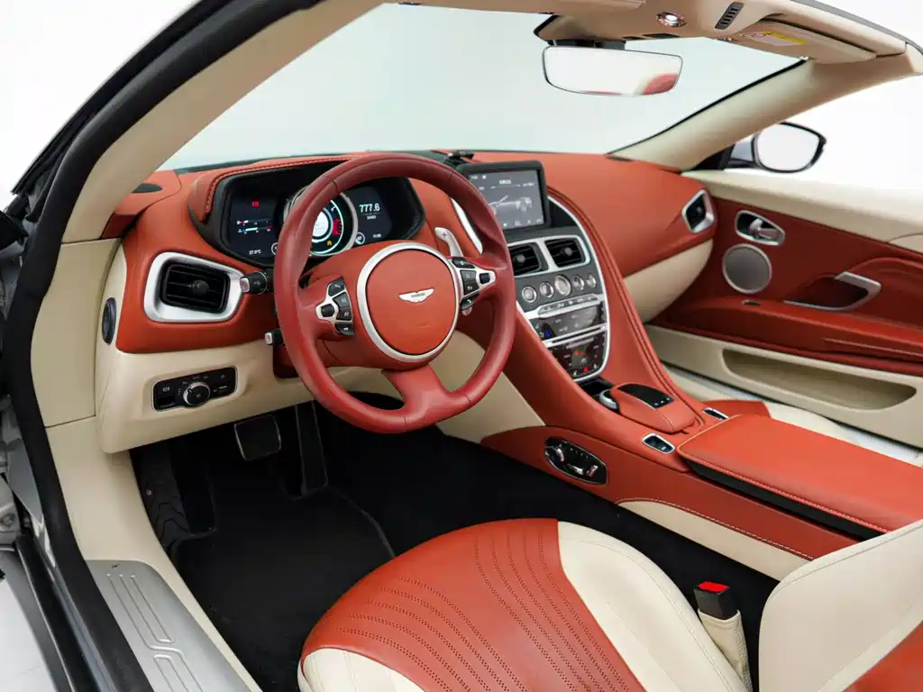 Aston Martin DB11 — миниатюра 8