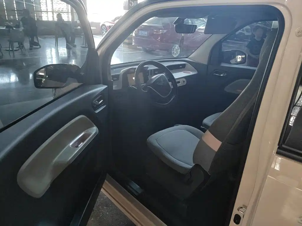 Wuling MINIEV — миниатюра 12