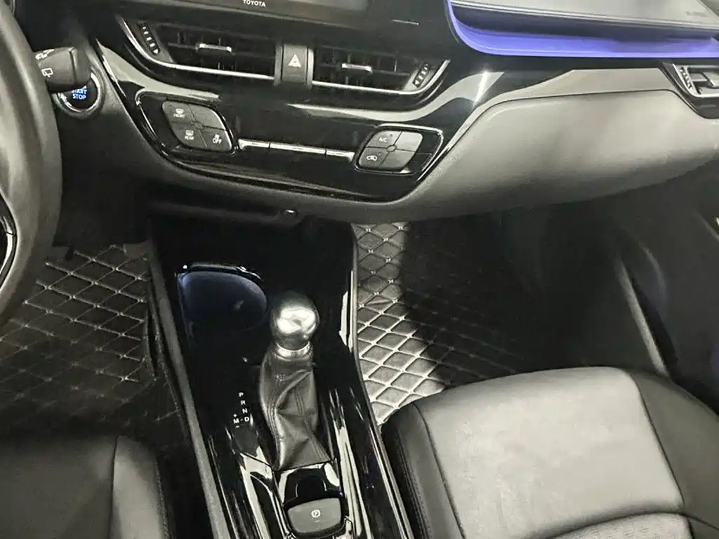 Toyota IZOA — миниатюра 10