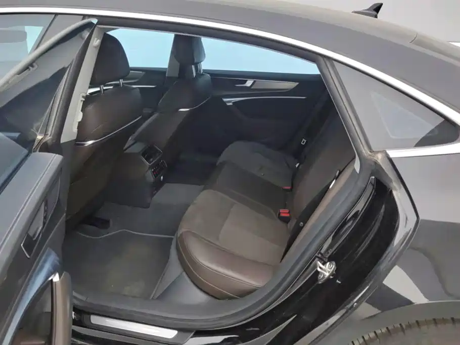 Audi A7L — миниатюра 11