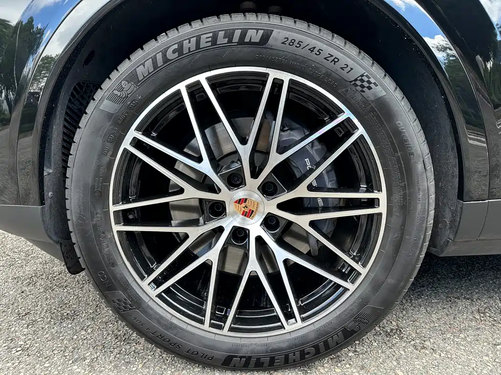 Porsche Cayenne — миниатюра 15