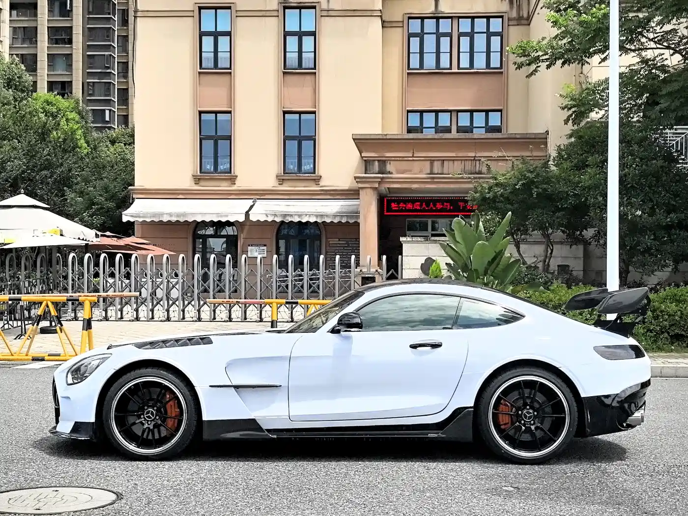 Mercedes-Benz AMG GT