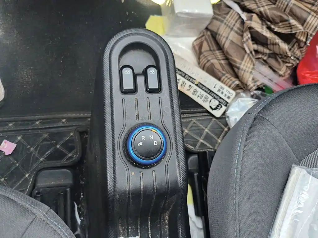 Wuling MINIEV — миниатюра 10