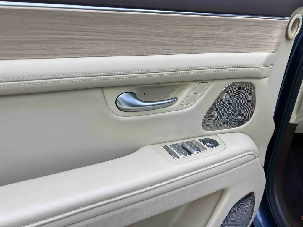 AITO ASK THE WORLD M7