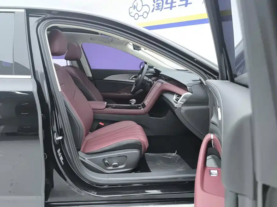 Hongqi Hongqi H5 — миниатюра 8