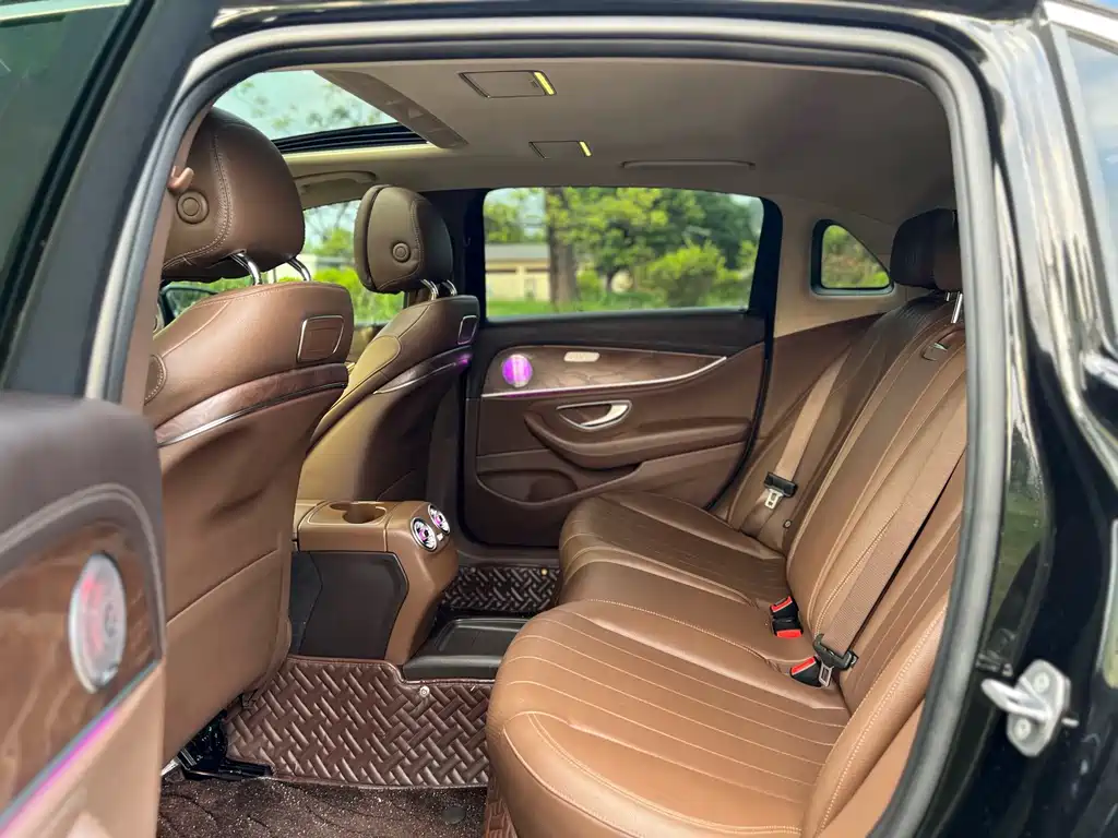 Mercedes-Benz E-Class — миниатюра 9
