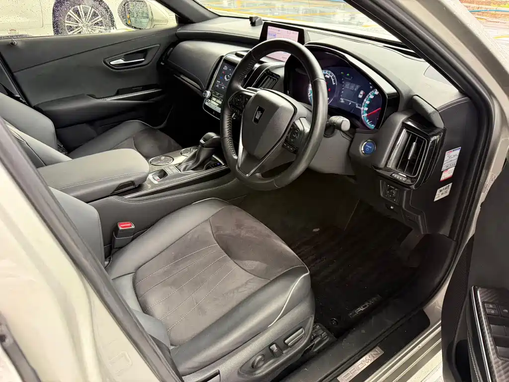 Toyota Crown (Import) — миниатюра 6
