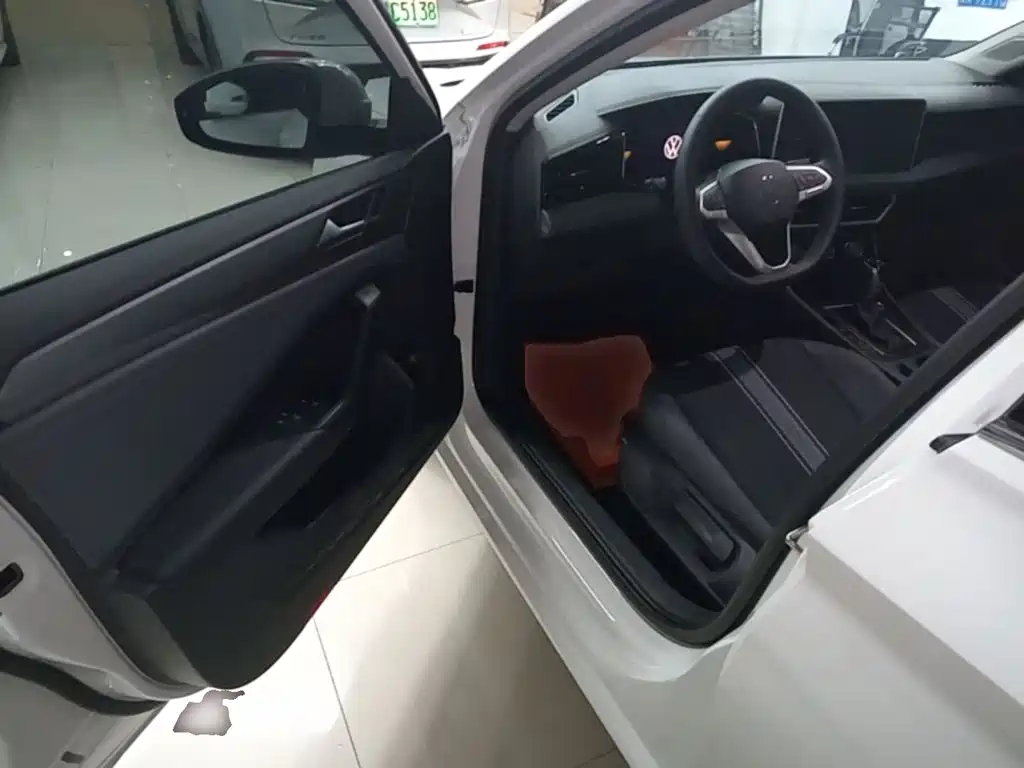 Volkswagen Sagitar — миниатюра 16