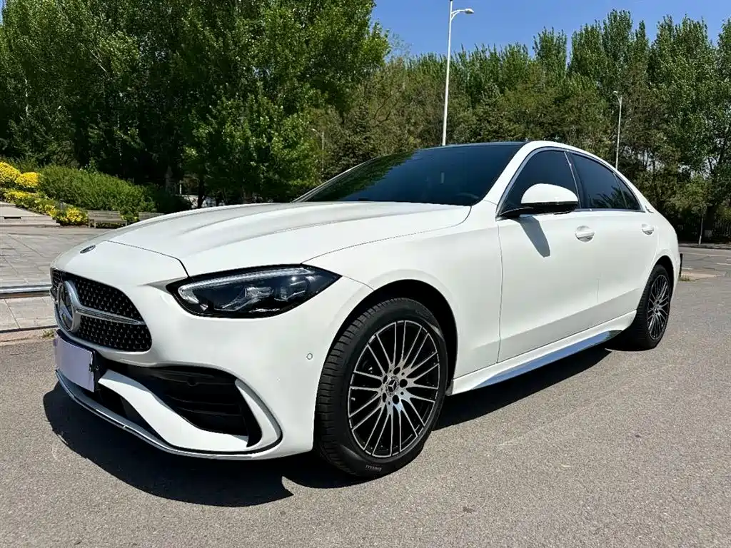 Mercedes-Benz C-Class 2025