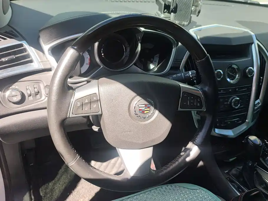 Cadillac SRX — миниатюра 15