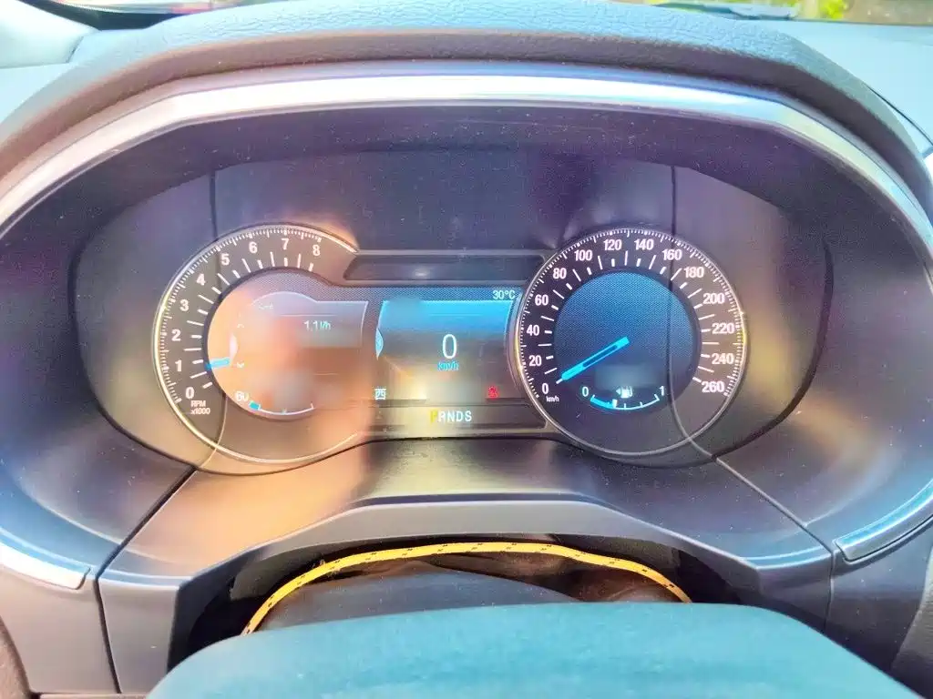 Ford Edge — миниатюра 4