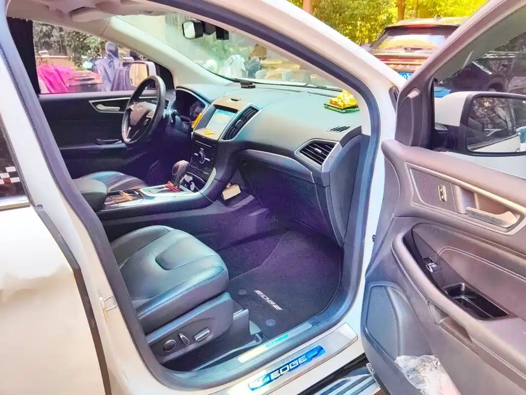 Ford Edge — миниатюра 18