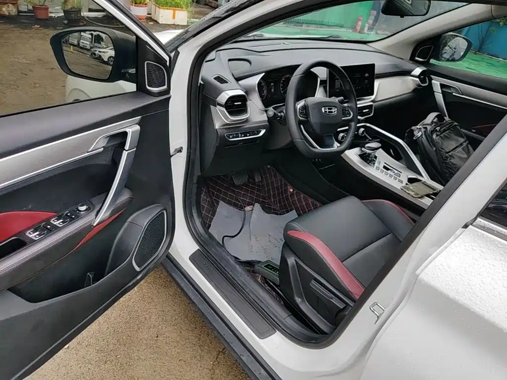 Geely Binyue — миниатюра 16