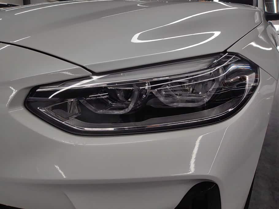 BMW 1 Series 1.5 л 2023 г. Белый, пробег 26400 км