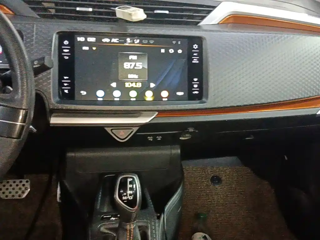 Geely Vision X1 — миниатюра 13