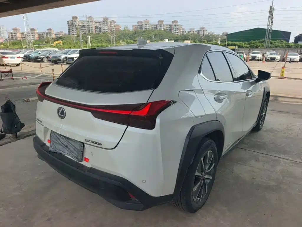 Lexus UX New Energy — миниатюра 7