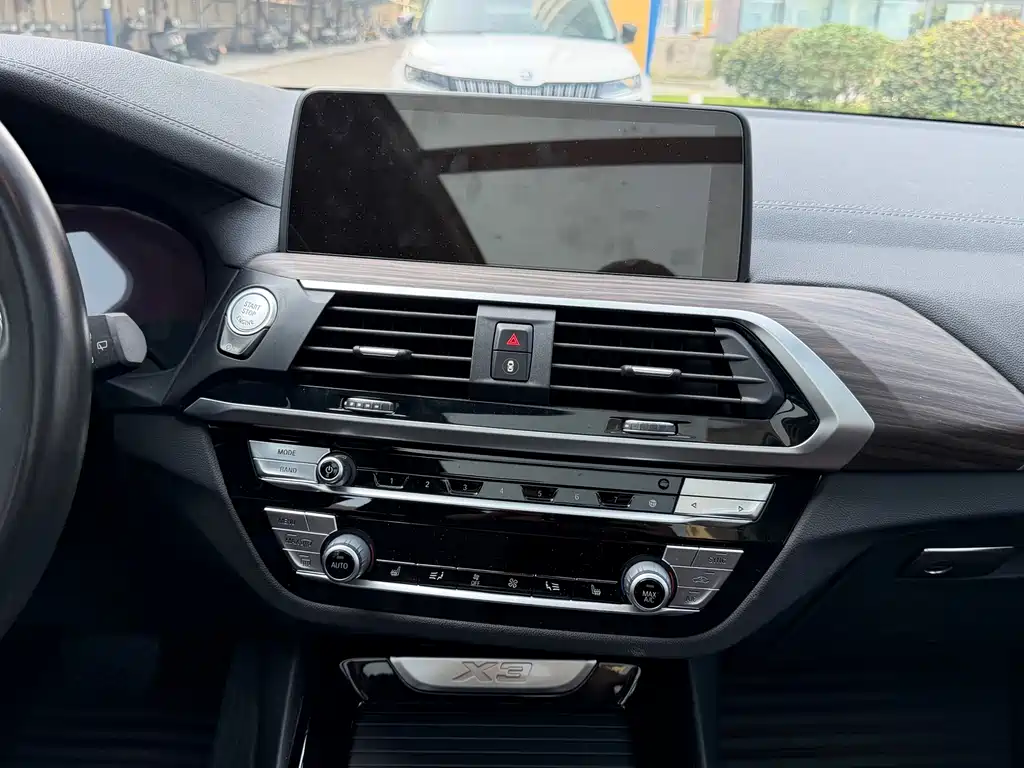 BMW X3 — миниатюра 10