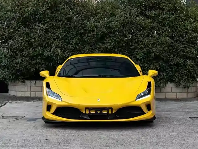FERRARI F8