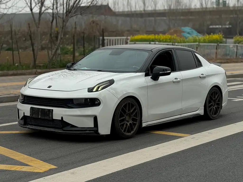 Lynk & Co 03 2020