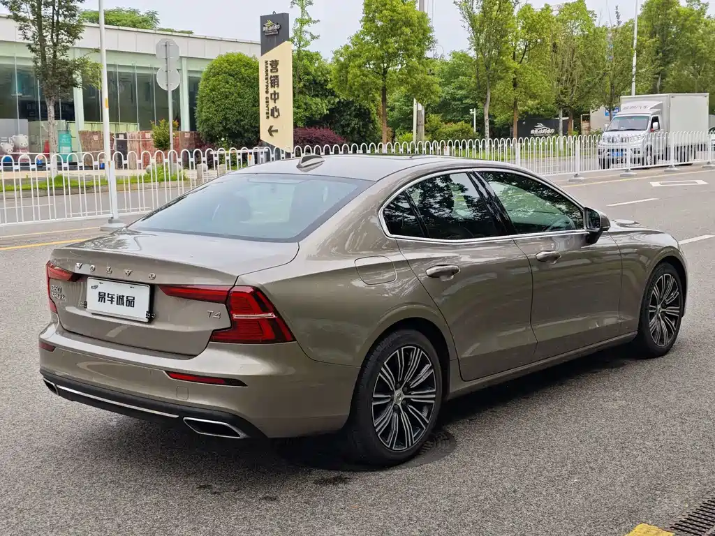 Volvo S60 — миниатюра 6