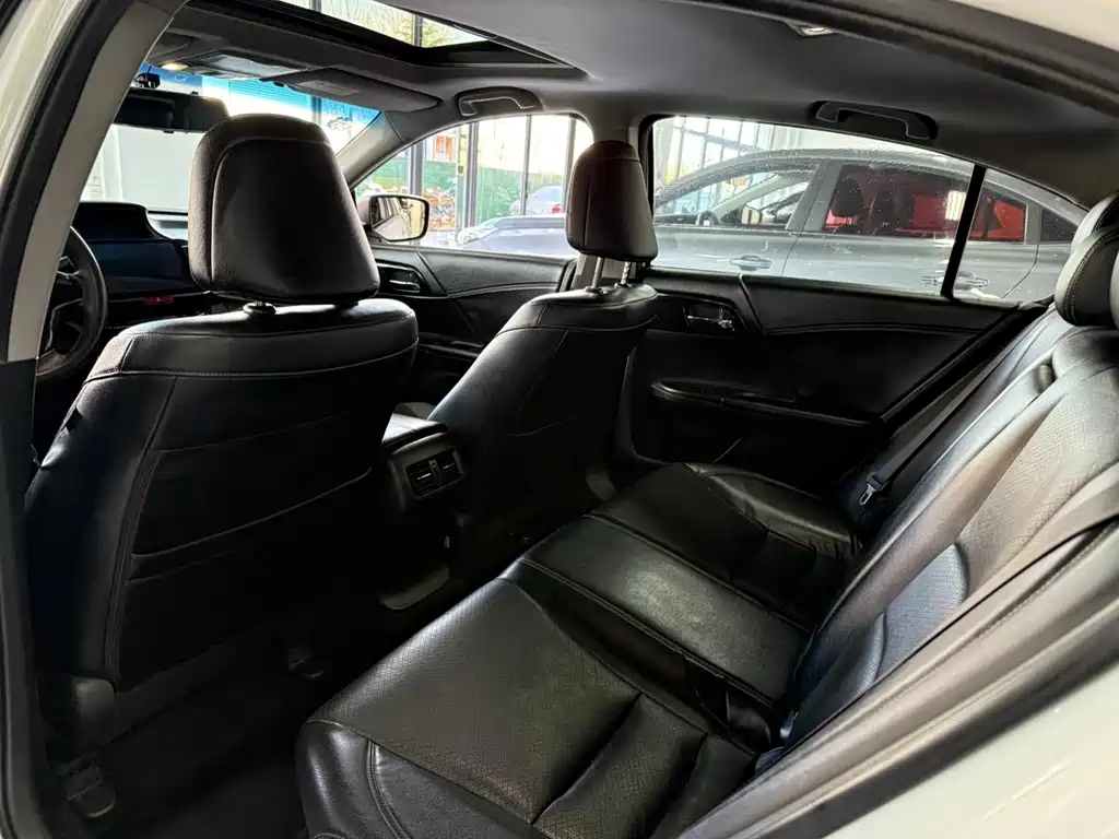 Honda Accord — миниатюра 5