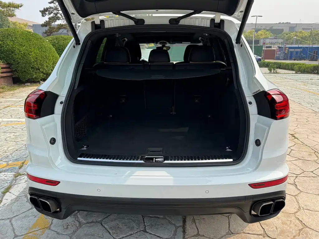 Porsche Cayenne — миниатюра 20