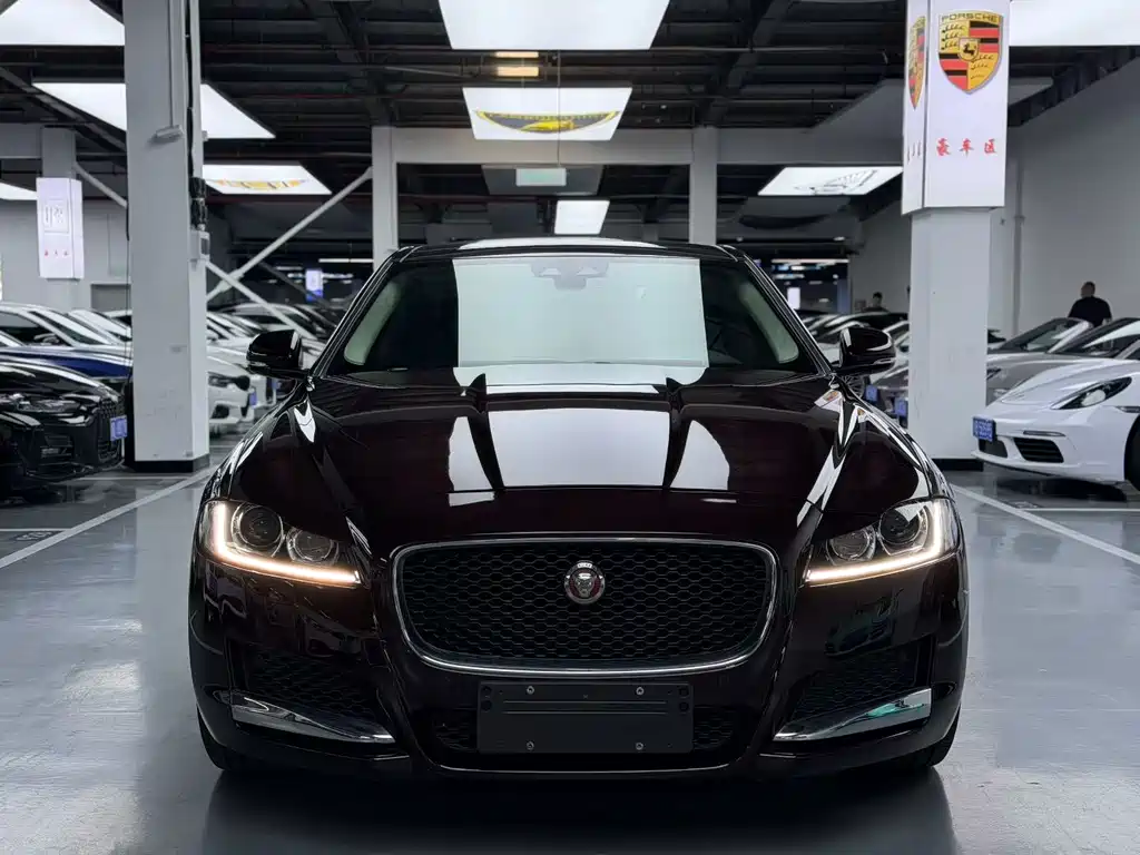 Jaguar XFL