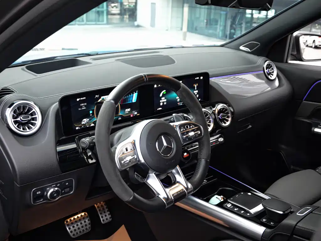 MERCEDES-BENZ GLA AMG