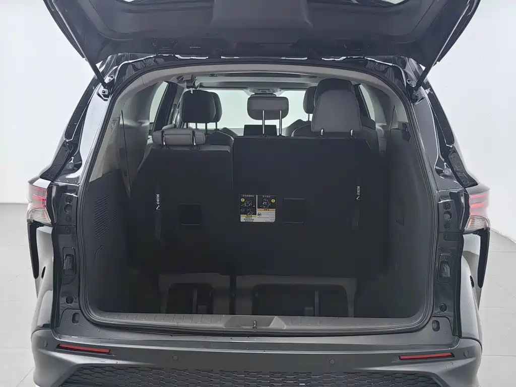 Toyota Granvia — миниатюра 16