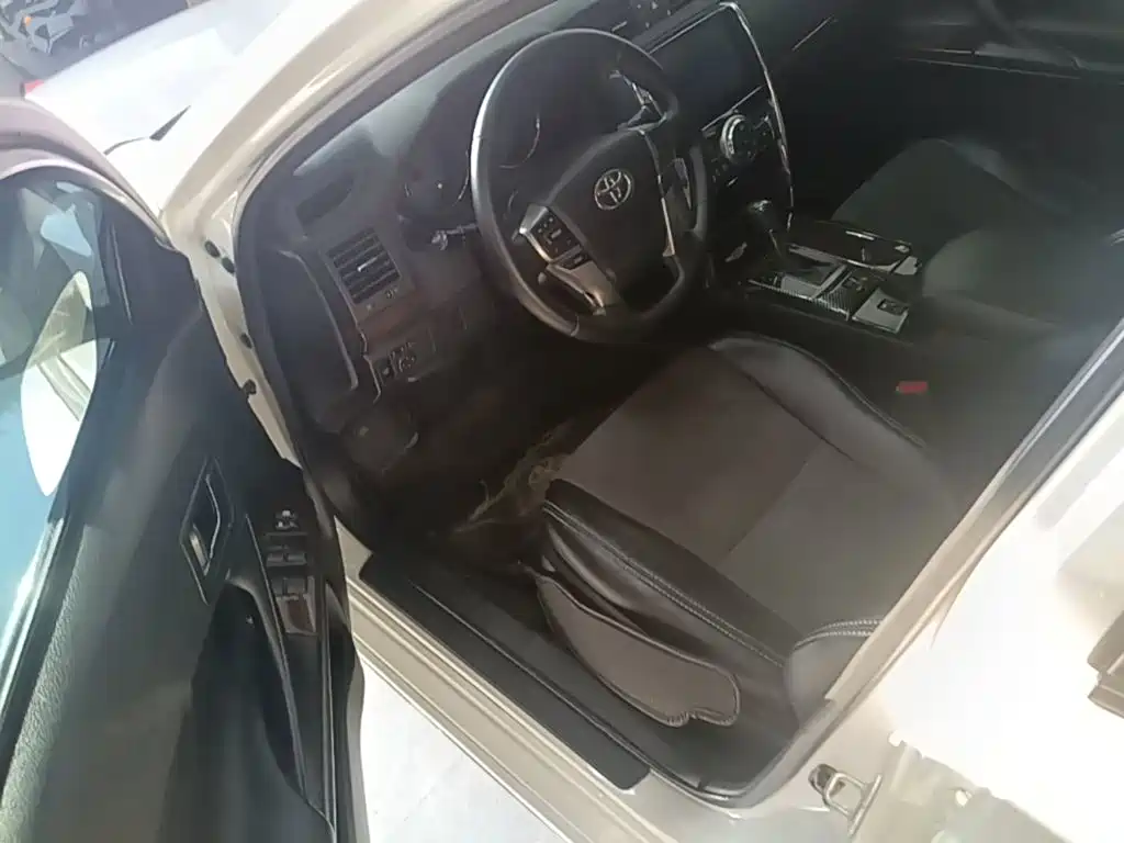 Toyota Reiz — миниатюра 16