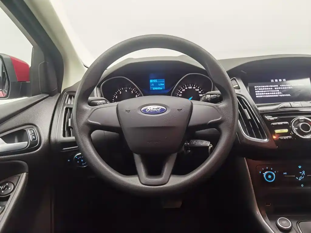 Ford Focus — миниатюра 11