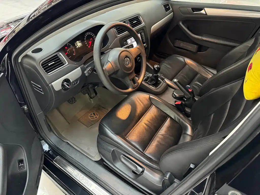 Volkswagen Sagitar — миниатюра 4
