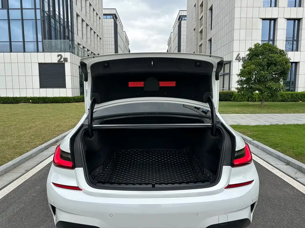 BMW 3 Series — миниатюра 26